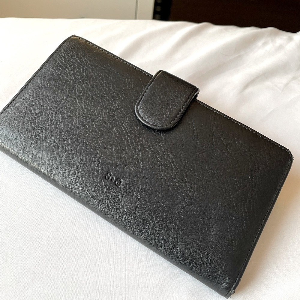 Black Wallet